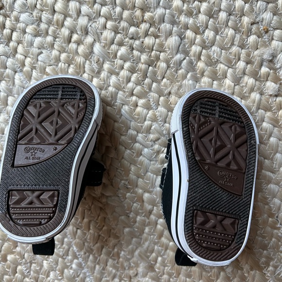 Chuck Taylors for babies size 2C - Picture 2 of 4